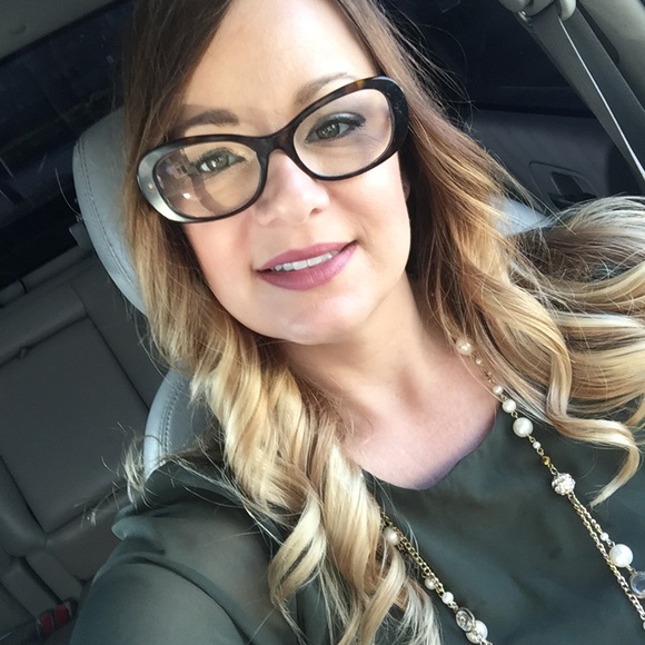 Meet your Posher, Tandi - Picture 3 of 8